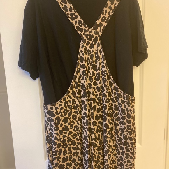 Smash and Tess Bundle- bodysuit and shorty overalls - Picture 4 of 9